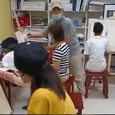 畫(huà)室繪畫(huà)指導(dǎo)實(shí)拍